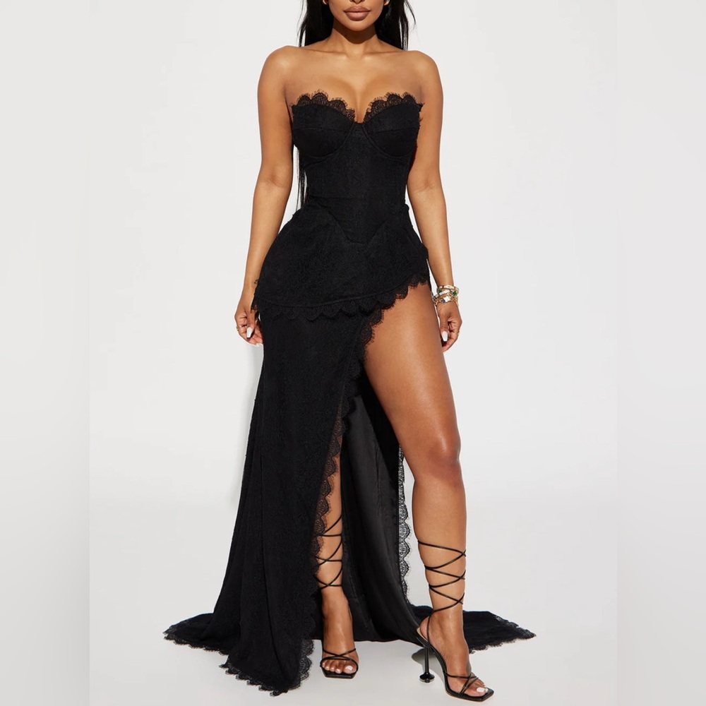 NWT Fashion Nova Katrina Lace Gown, black, size adult MEDIUM
